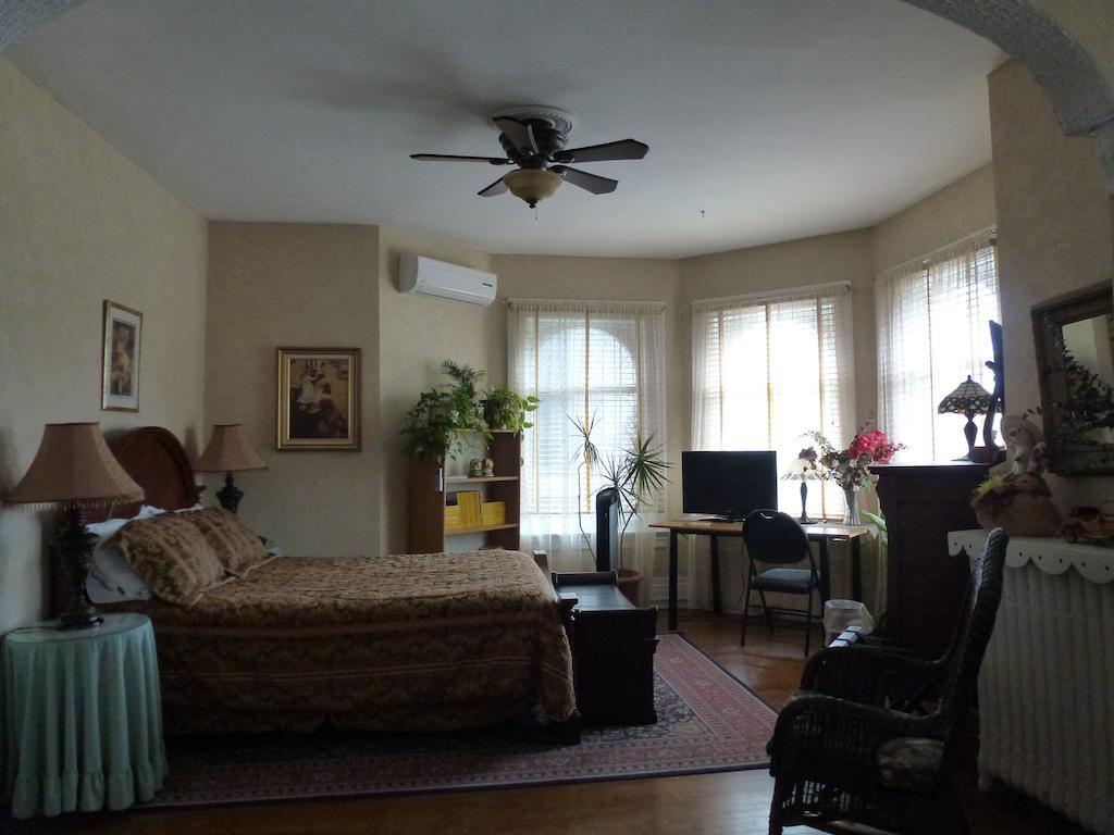 Auberge King Edward Bed And Breakfast Otawa Habitación foto